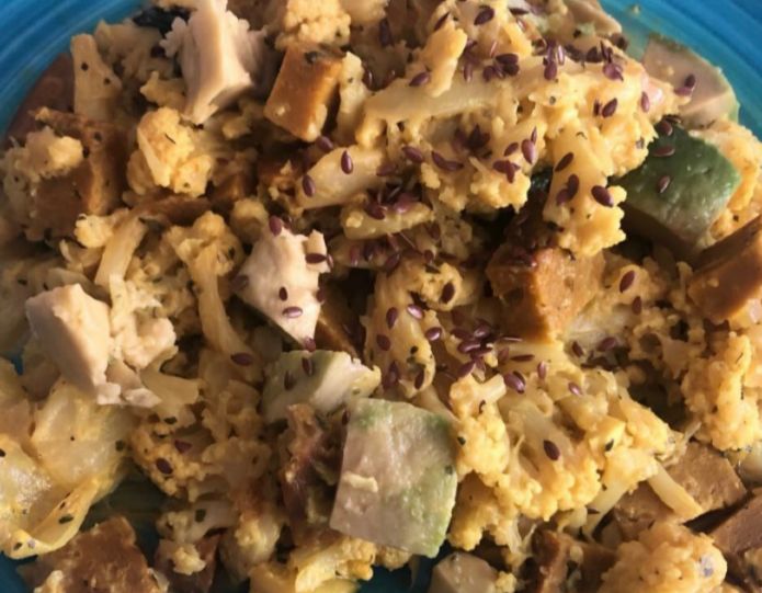 Quinoa con seitán y coliflor al curry